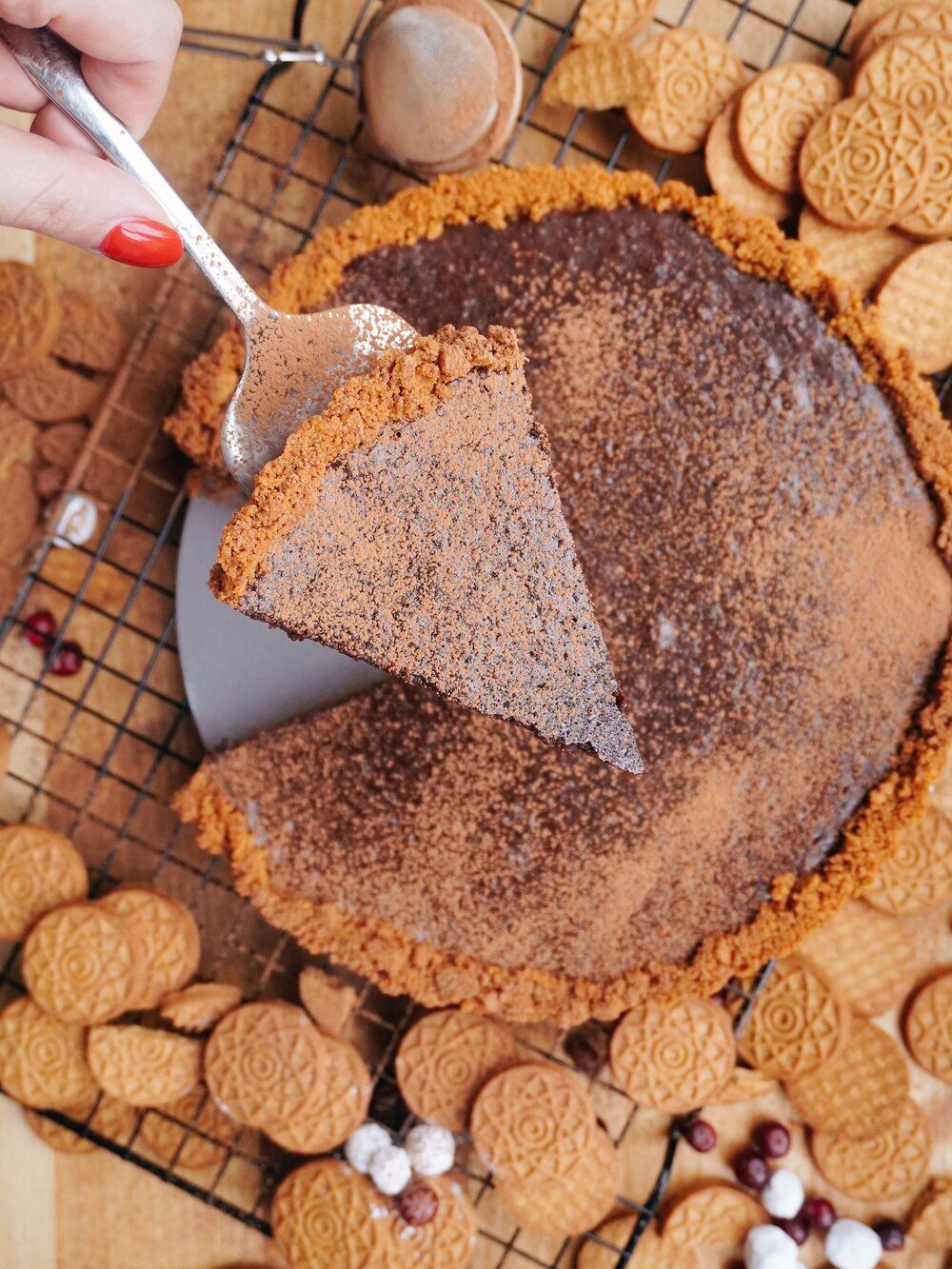 Šokolādes tarte ar piparkūku pamatni