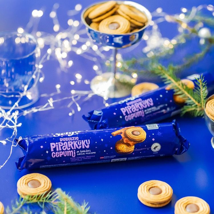 Dubultās piparkūkas cepumi ar šokolādes garšas pildījumu – jaunums no “Selgas”, ar ko pārsteigt Ziemassvētkos
